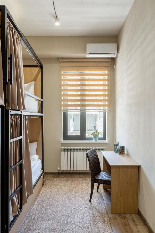 Bodo Hostel Biszkek Zewnętrze zdjęcie