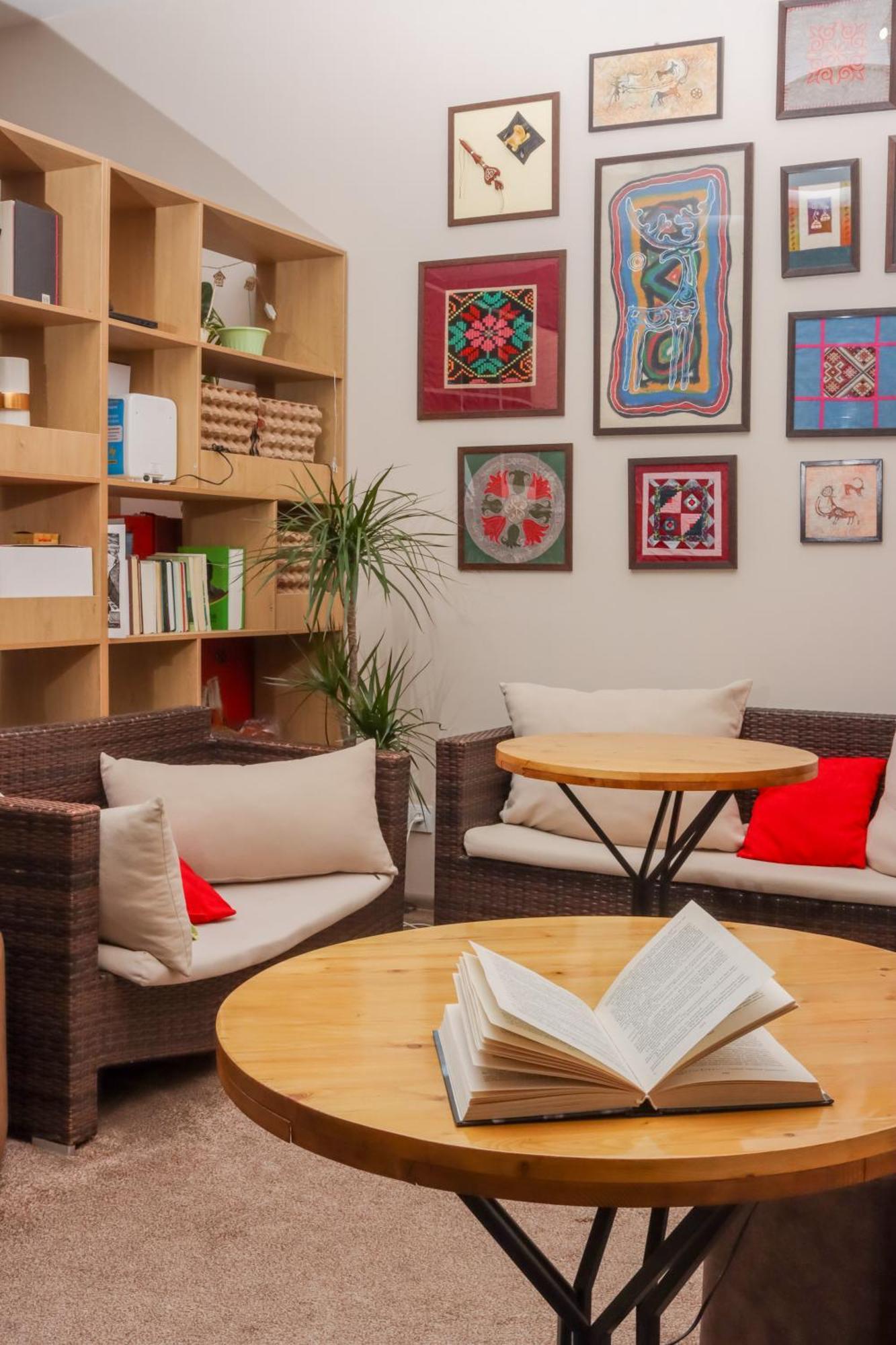 Bodo Hostel Biszkek Zewnętrze zdjęcie